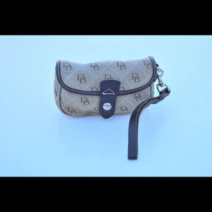 Dooney& Bourke logo wristlet